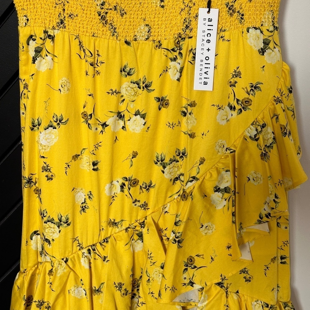NWT!! Alice + Olivia hi low skirt in size 2. Never worn. - Picture 8 of 9